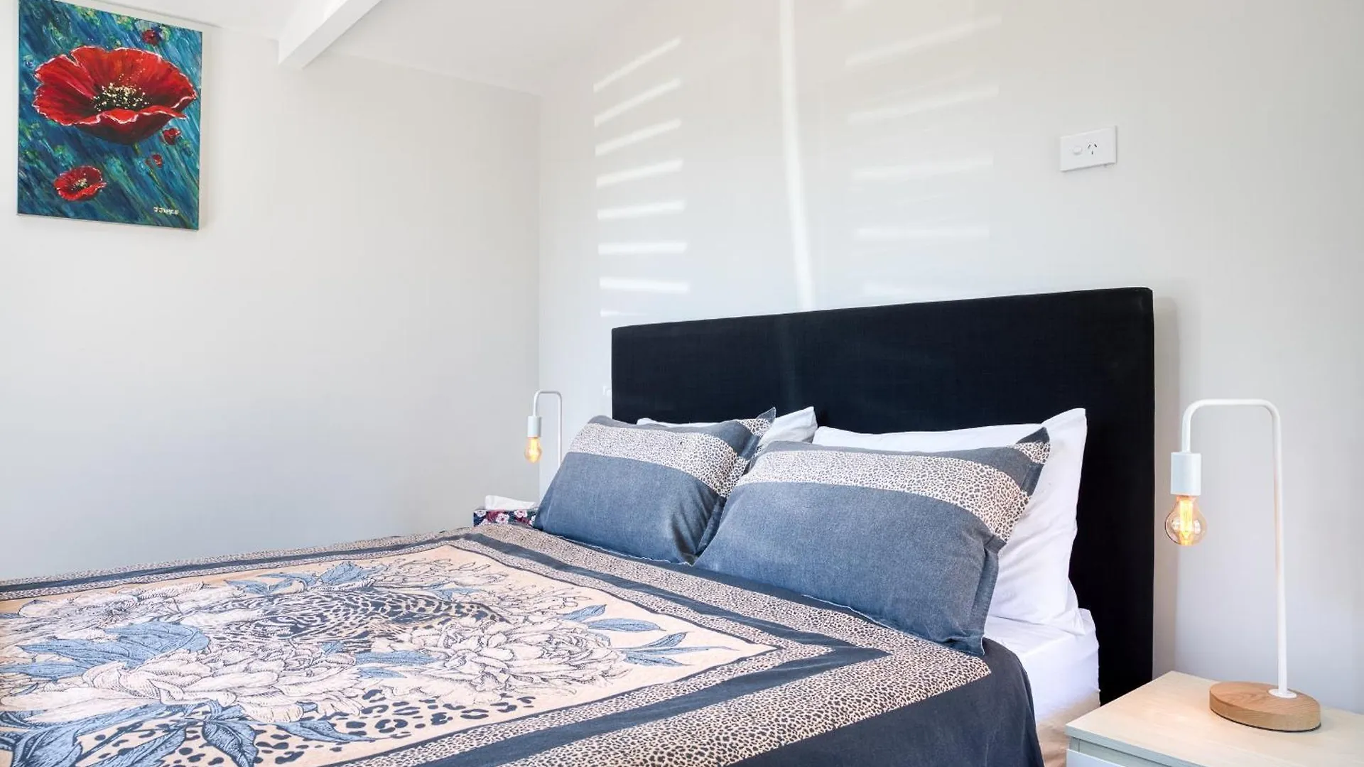 Classy Modern Unit Close To Airport, Shops And Bus Christchurch New Zealand