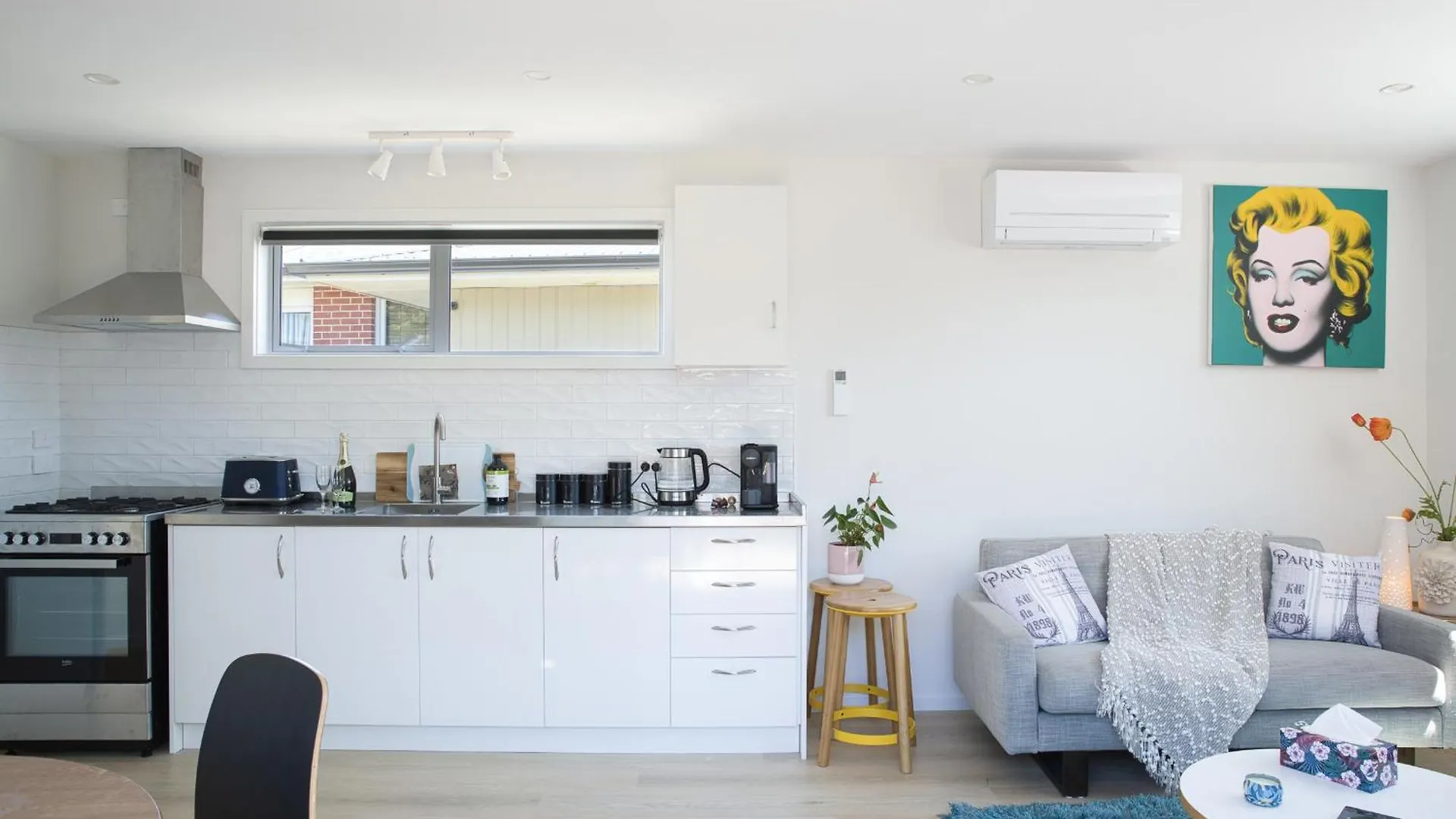 Classy Modern Unit Close To Airport, Shops And Bus Christchurch 0*,  New Zealand