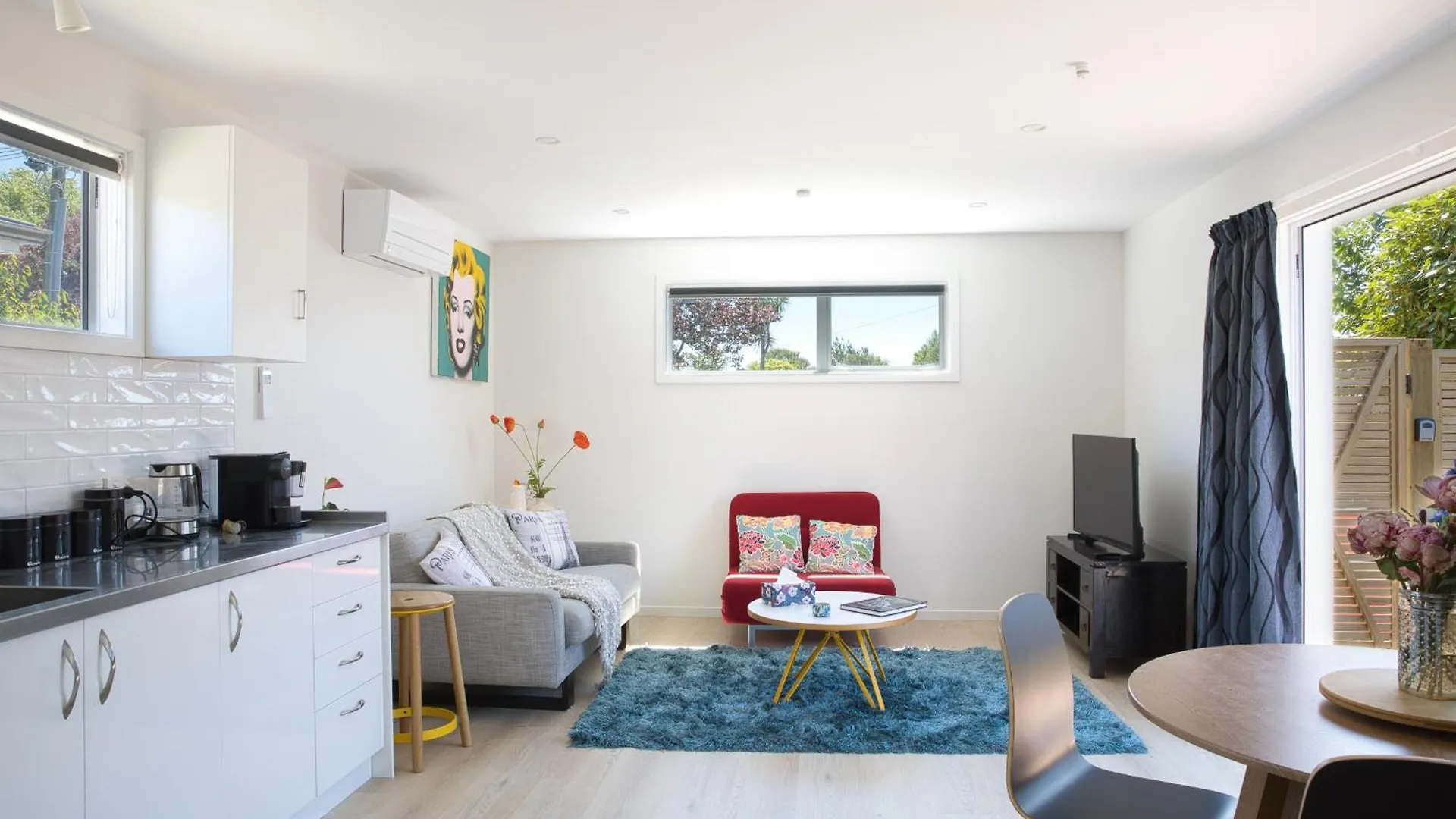 Classy Modern Unit Close To Airport, Shops And Bus Christchurch