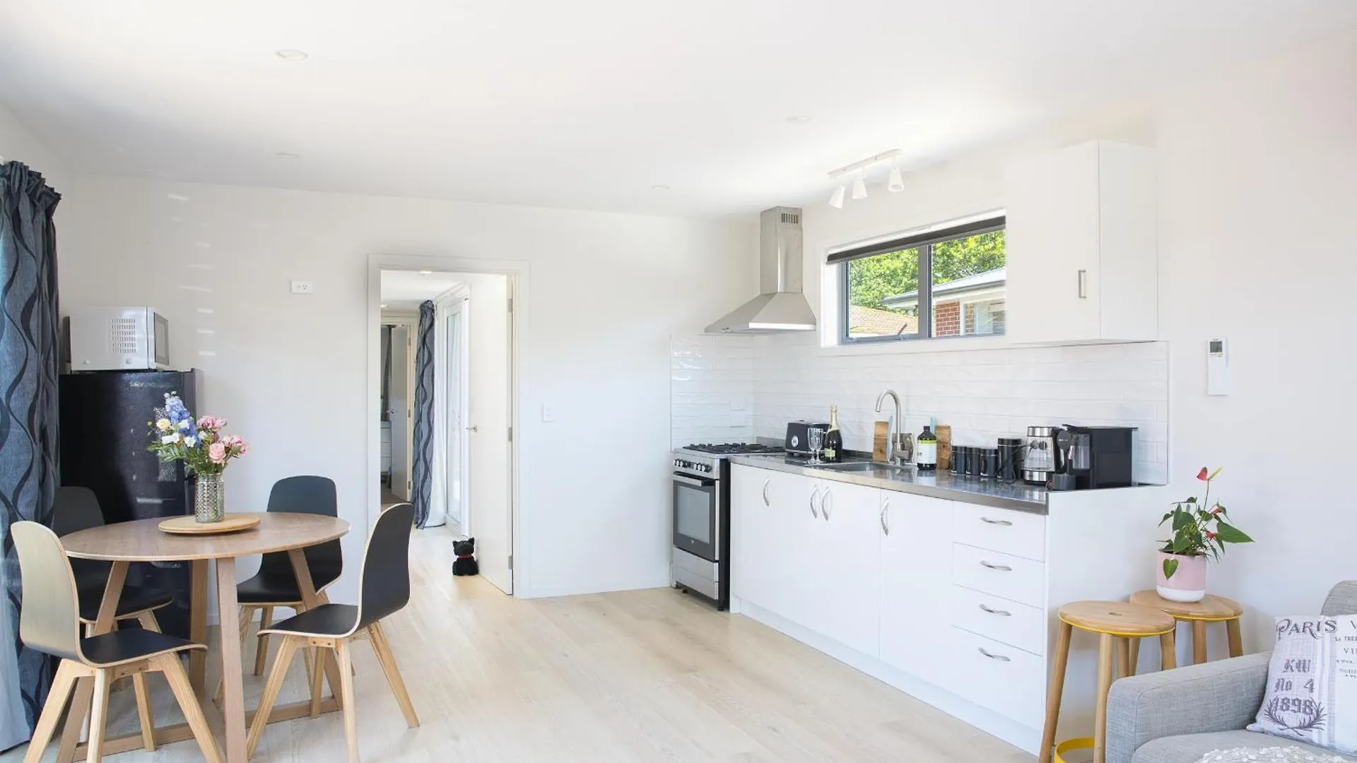 Holiday home Classy Modern Unit Close To Airport, Shops And Bus Christchurch